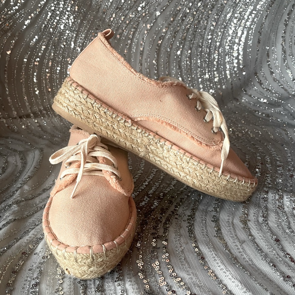 DV by Dolce Vita Light Pink/Peach Color Sneakers With Weaved Platform Sole S 6